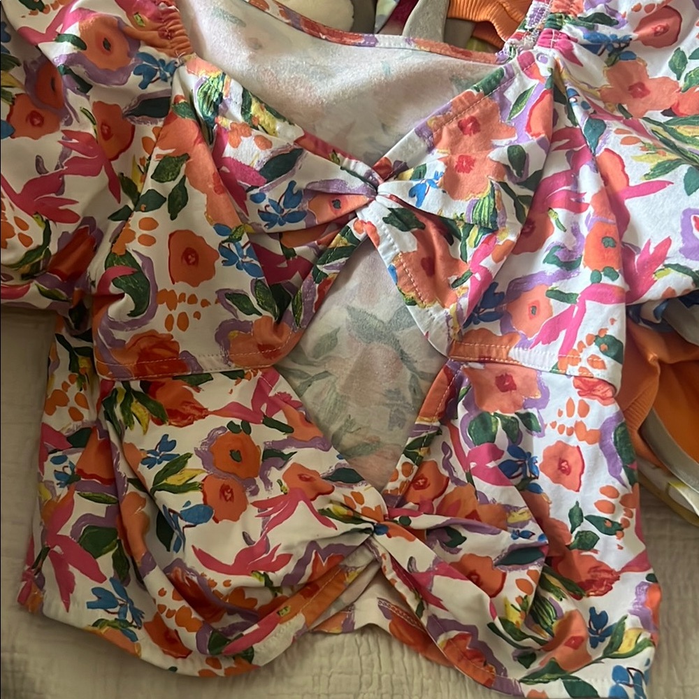 Zara Multicolor Patterned Top - Picture 4 of 4